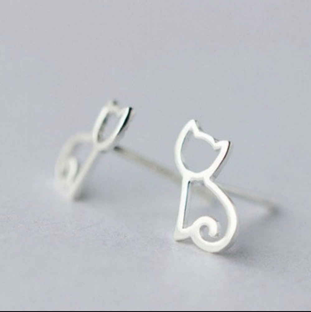 NEW 925 Sterling Silver Cat Stud Earrings - Picture 2 of 3